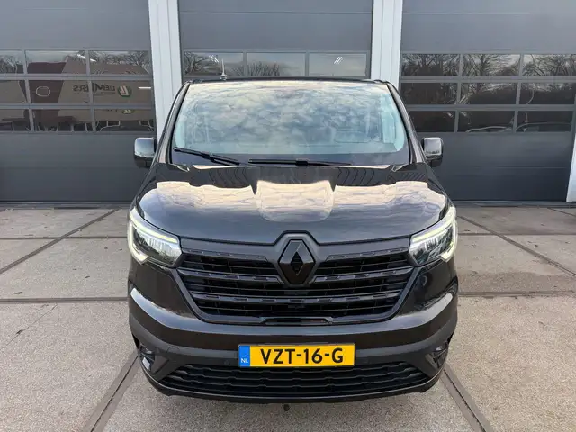 Renault Trafic 2.0 dCi 170 T29 L2H1 DC Luxe Black Edition