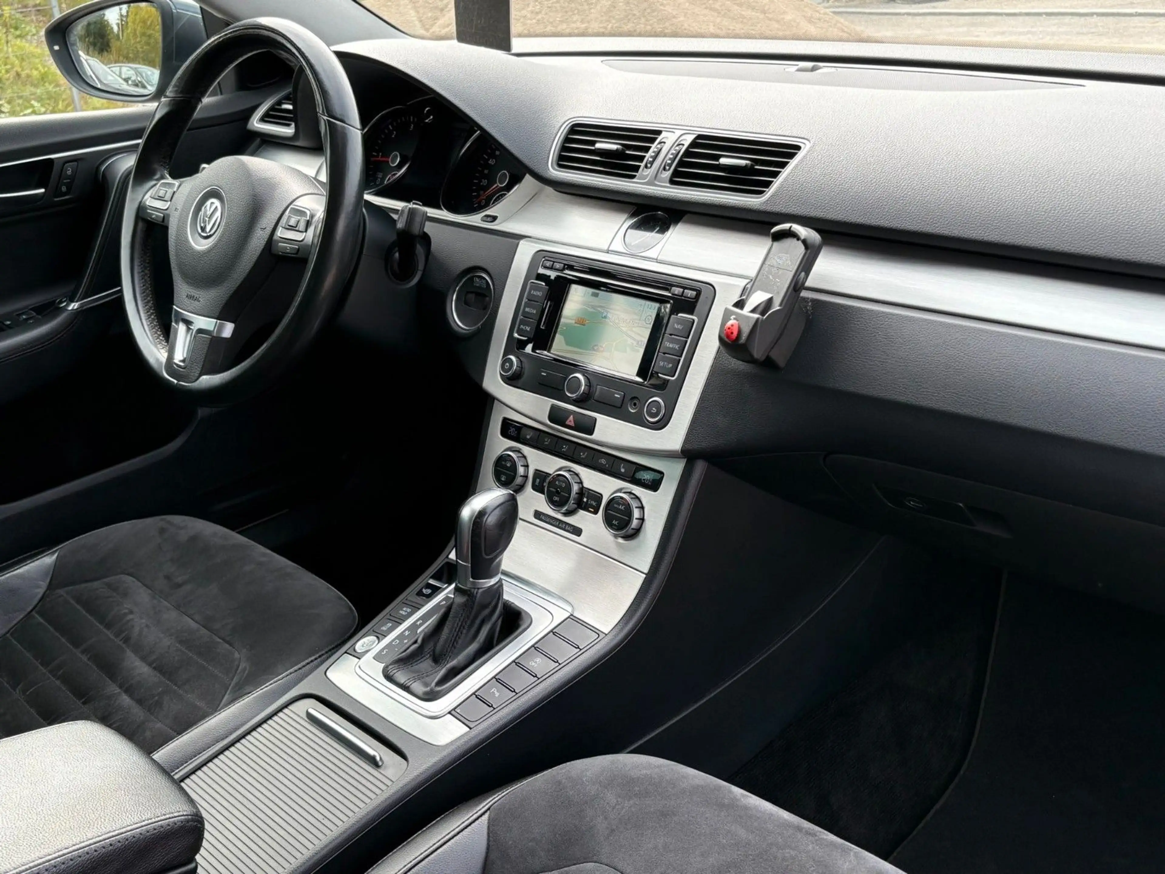 Volkswagen Passat Variant 2.0 TDI DSG Highline / Leder / 18 — photo 13