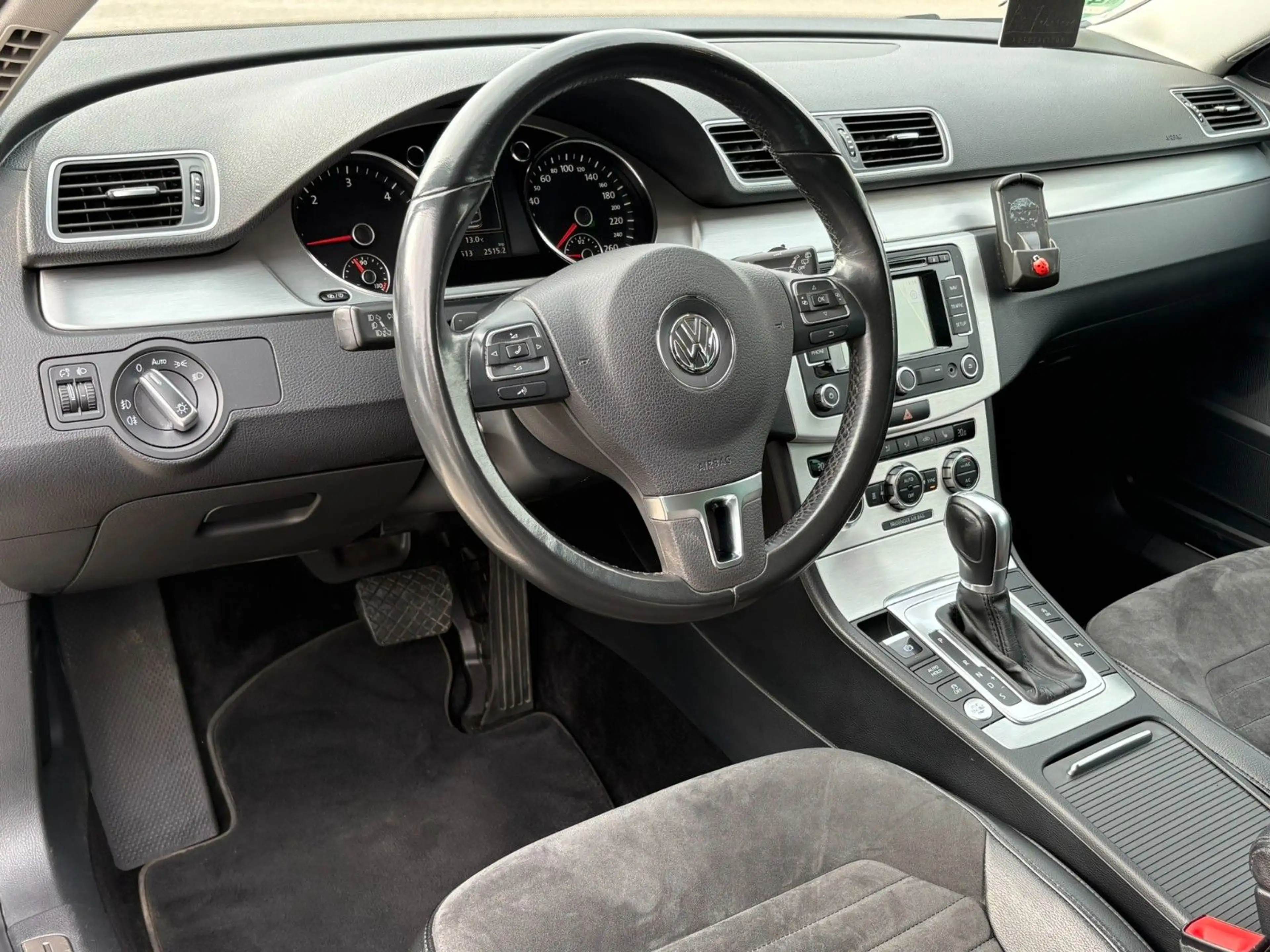 Volkswagen Passat Variant 2.0 TDI DSG Highline / Leder / 18 — photo 12
