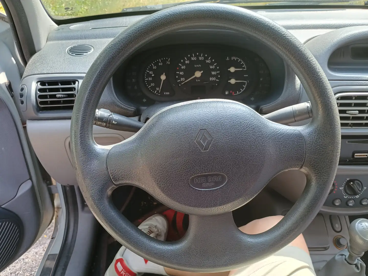 Renault Clio Clio 5p 1.2 One O One Argent - 2