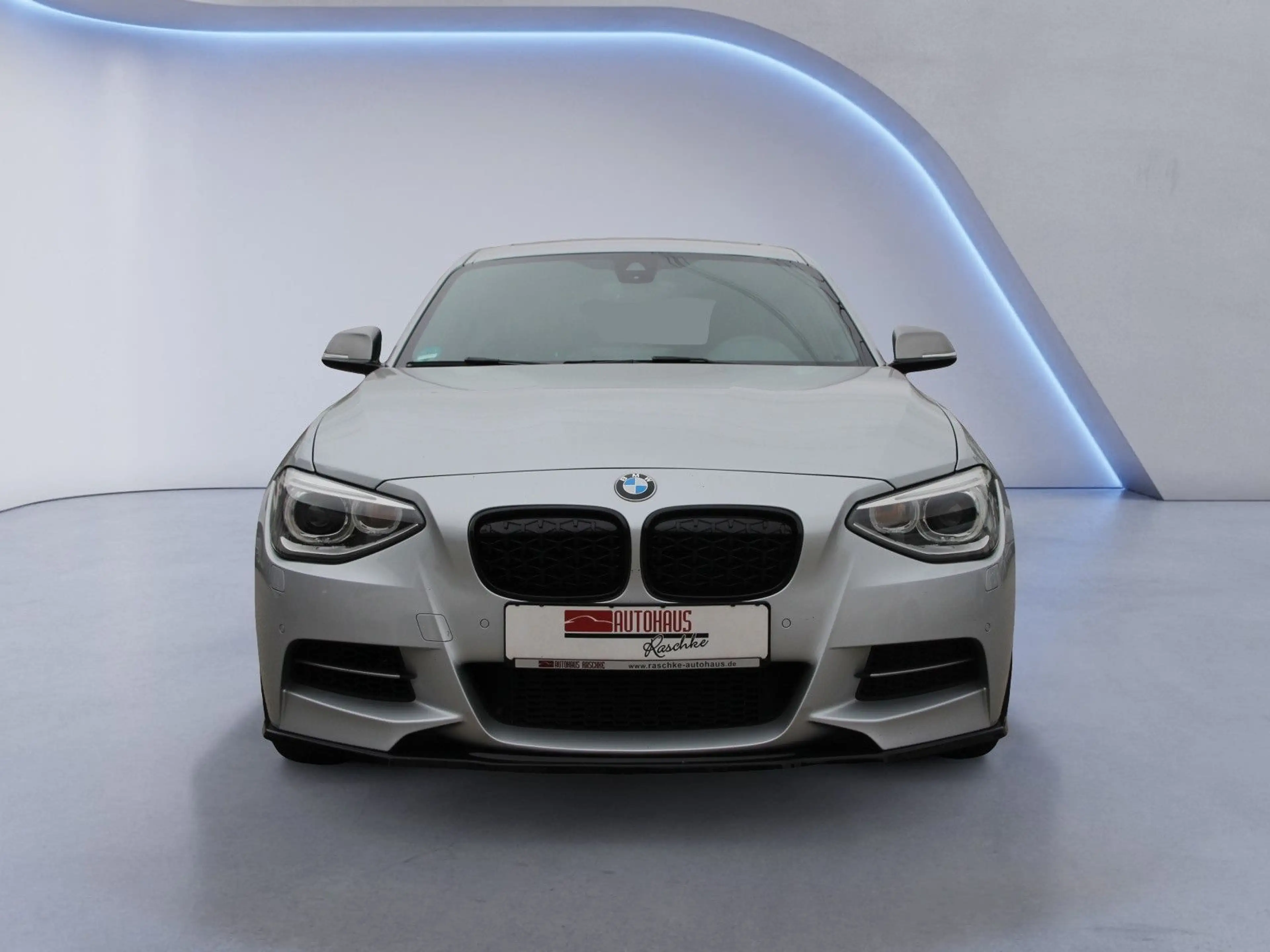 BMW 135 i xDrive 360PS! /Bi-Xenon/ Leder/el.Dach — photo 2