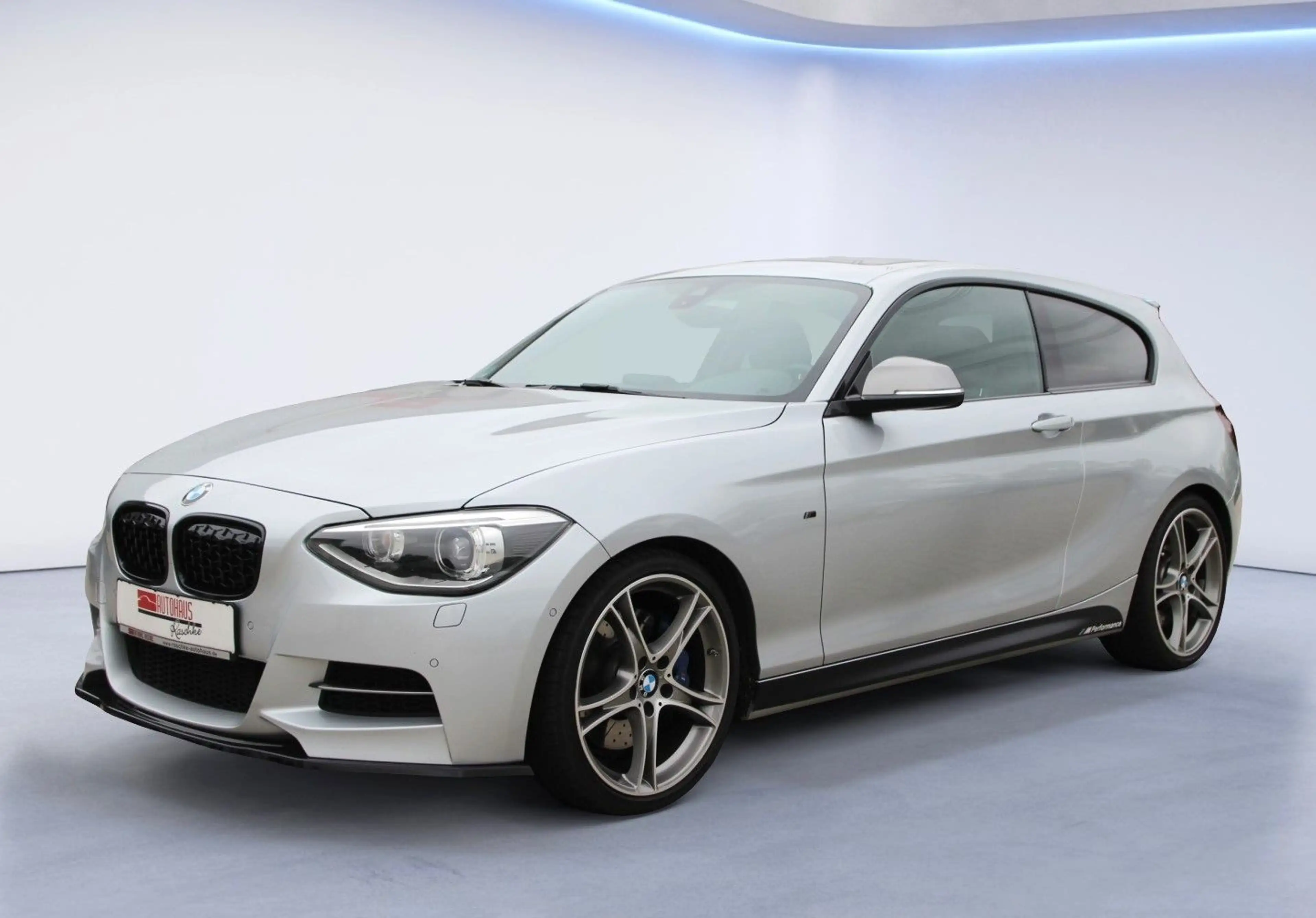 BMW 135 i xDrive 360PS! /Bi-Xenon/ Leder/el.Dach