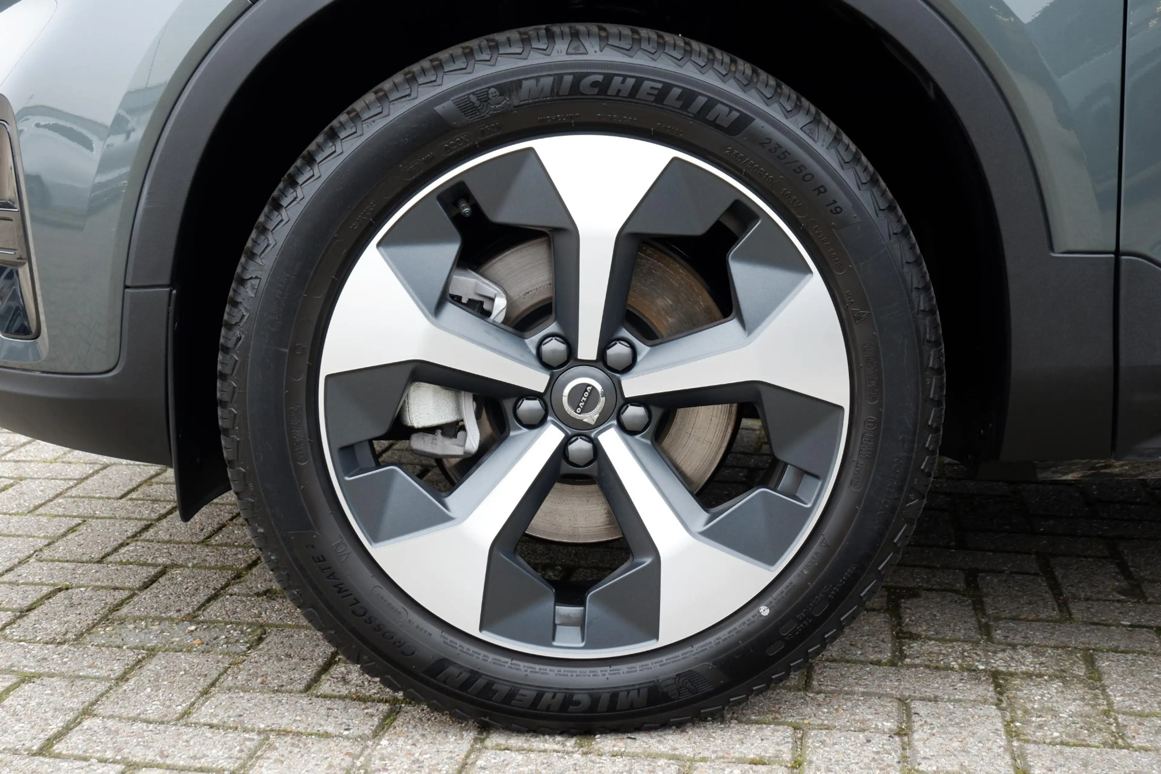 Volvo XC40 2.0 B4 Plus Dark | Trekhaak | Panoramadak | Verwar — photo 8