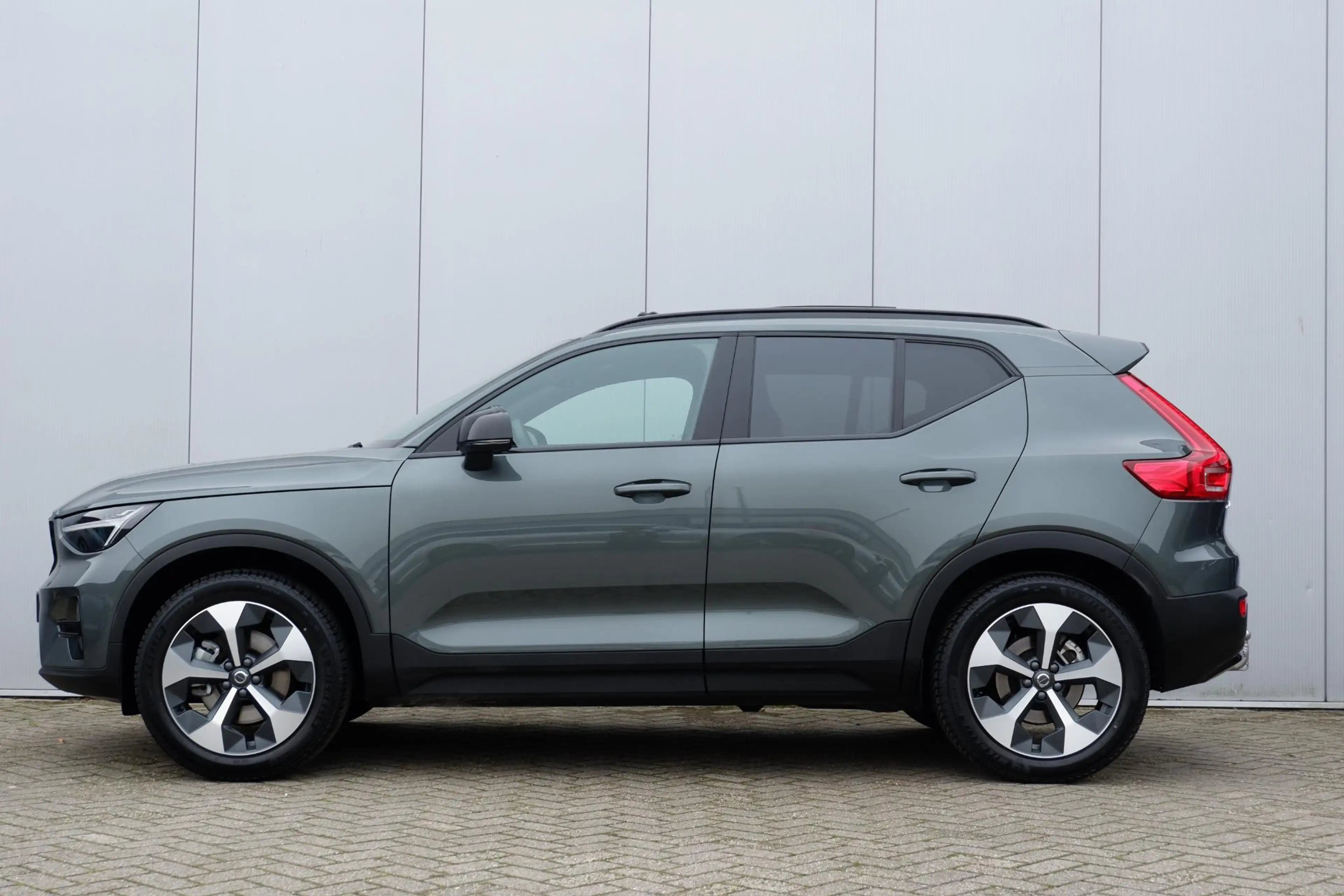 Volvo XC40 2.0 B4 Plus Dark | Trekhaak | Panoramadak | Verwar — photo 9