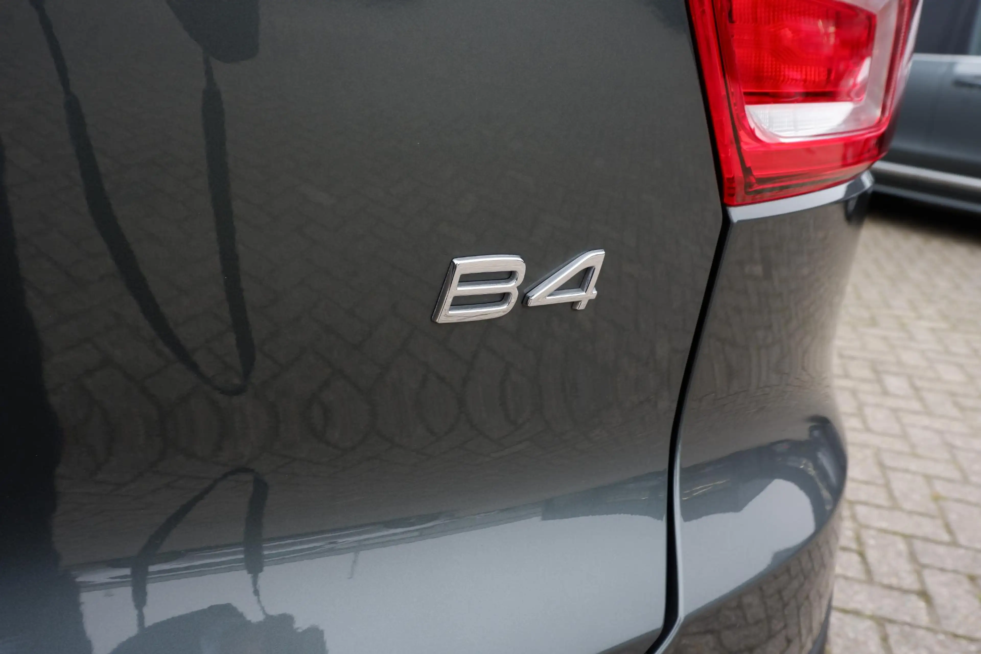 Volvo XC40 2.0 B4 Plus Dark | Trekhaak | Panoramadak | Verwar — photo 5