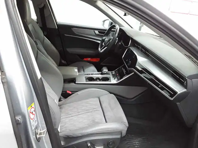 Audi S6 view 8