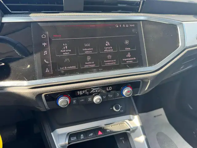 Audi Q3 view 9