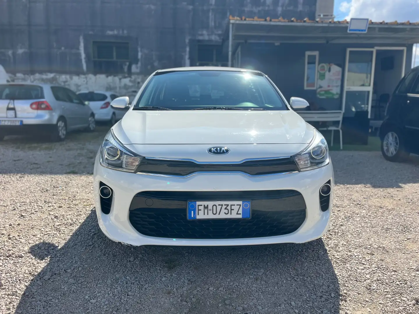 Kia Rio 1.4 crdi Active 77cv Blanc - 1