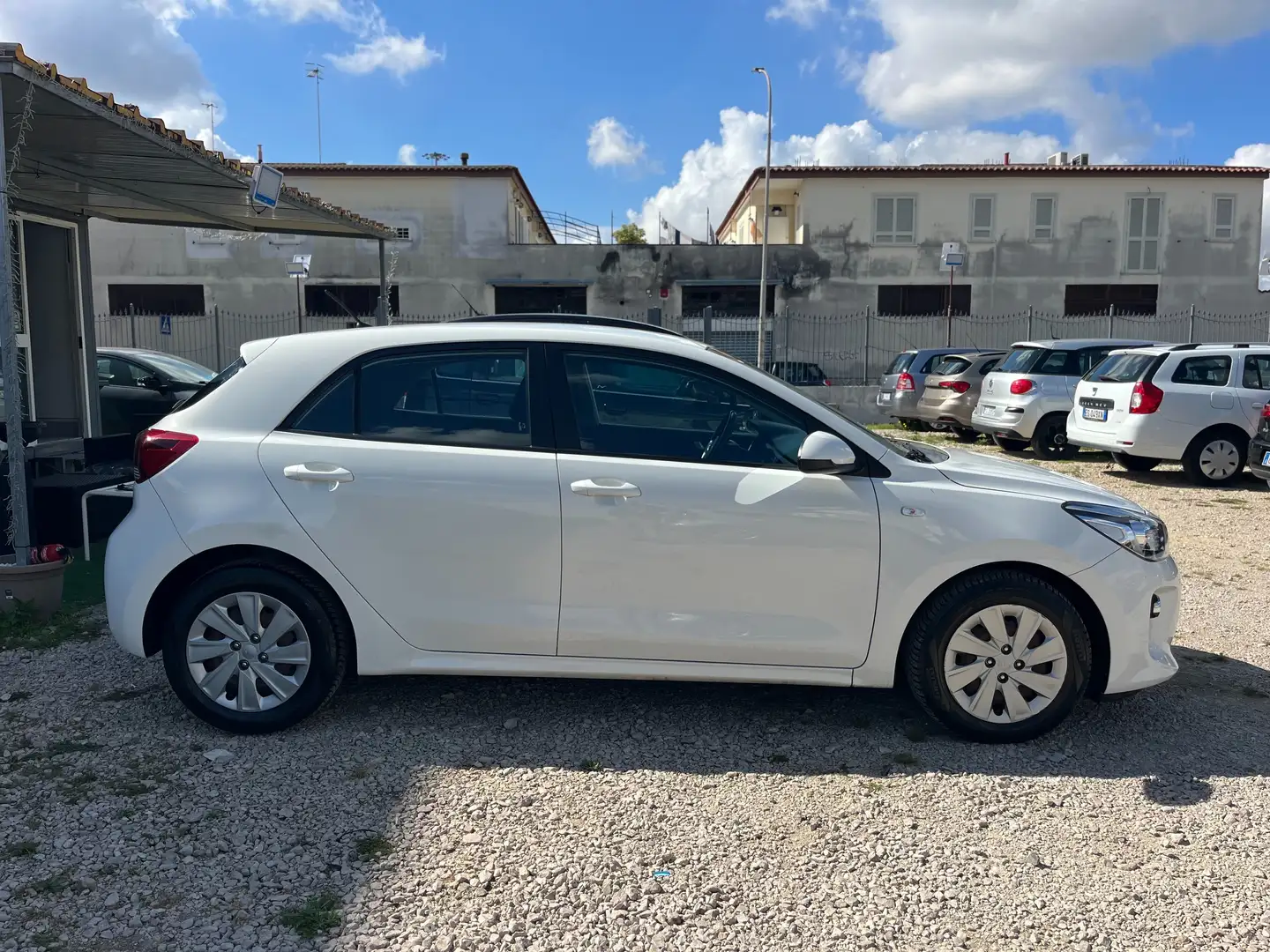 Kia Rio 1.4 crdi Active 77cv Blanc - 2