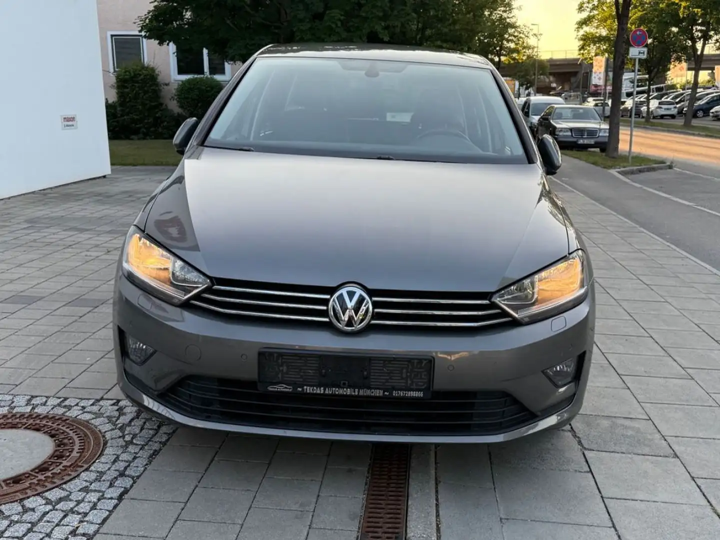 Volkswagen Golf Sportsvan VII Comfortline BMT/Start-Stopp Gris - 1