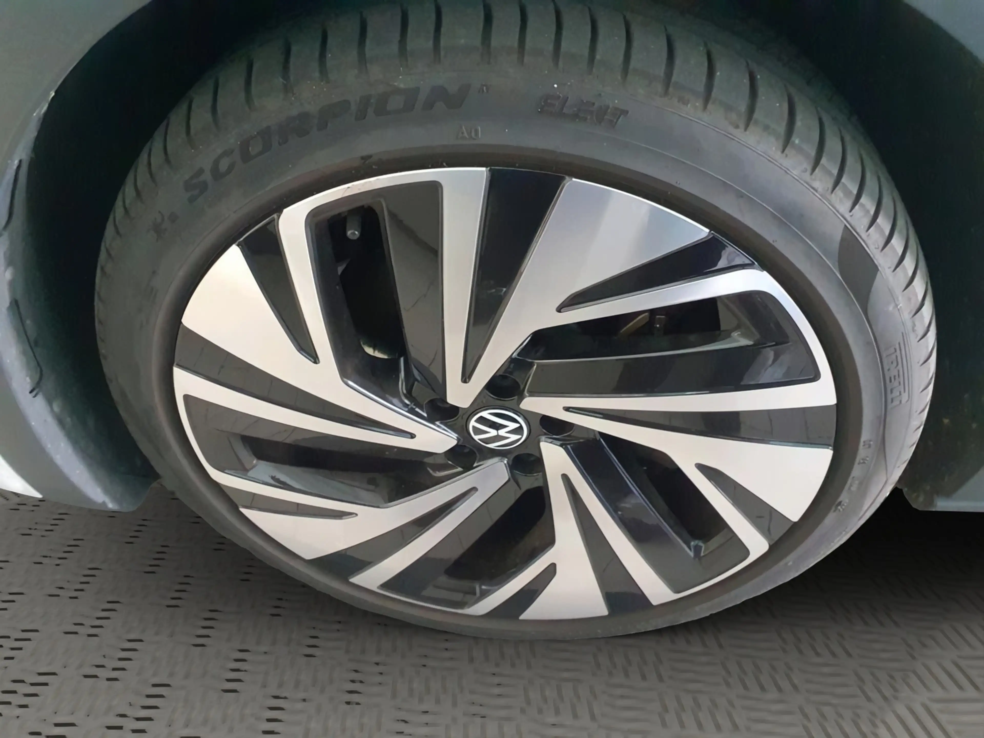 Volkswagen ID.4 GTX 4Motion Pano+DCC+ACC+LED — photo 3