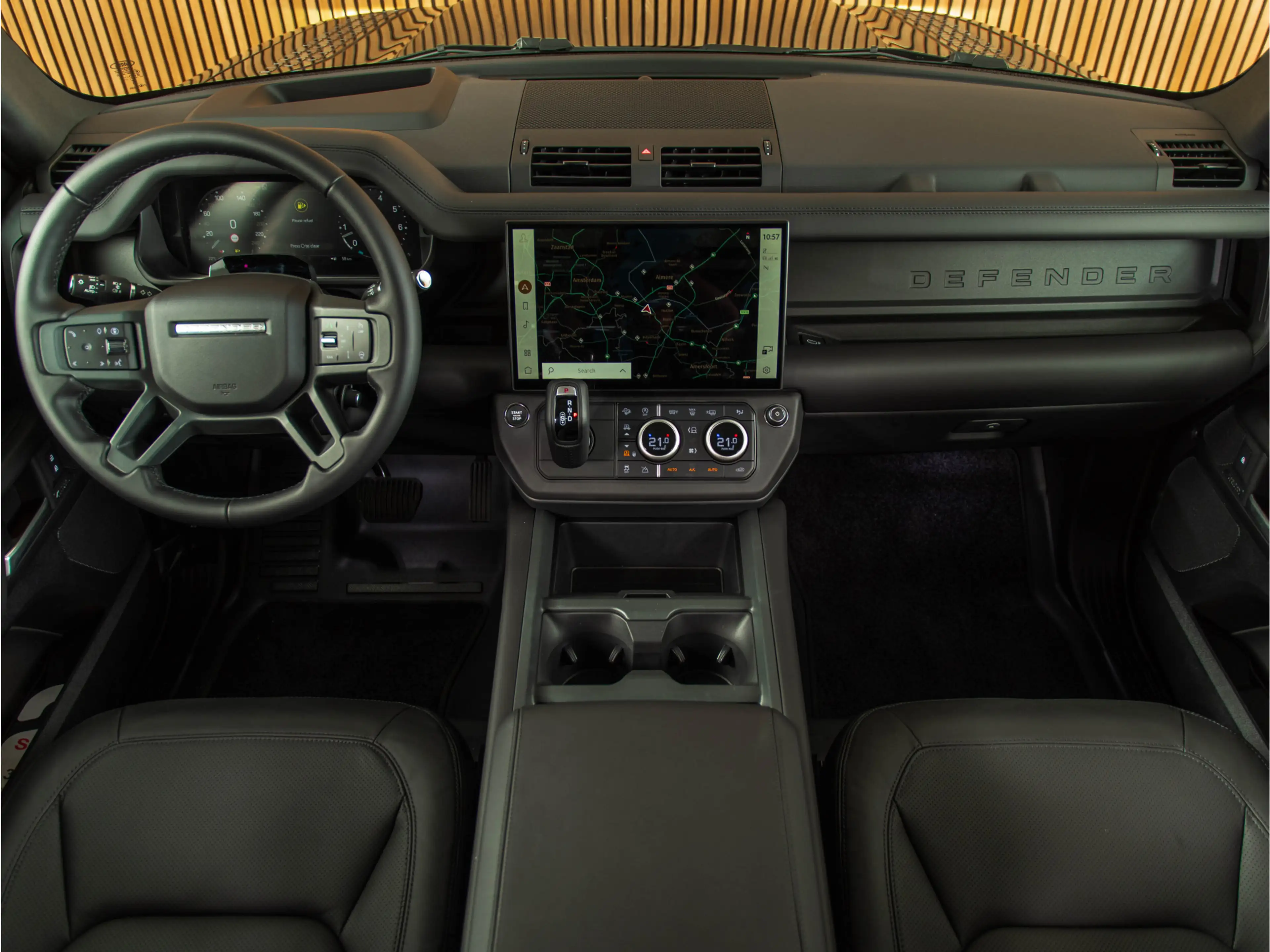 Land Rover Defender 110 5.0 P425 110 X-Dynamic HSE 22" | MERIDIA N SUR — photo 11