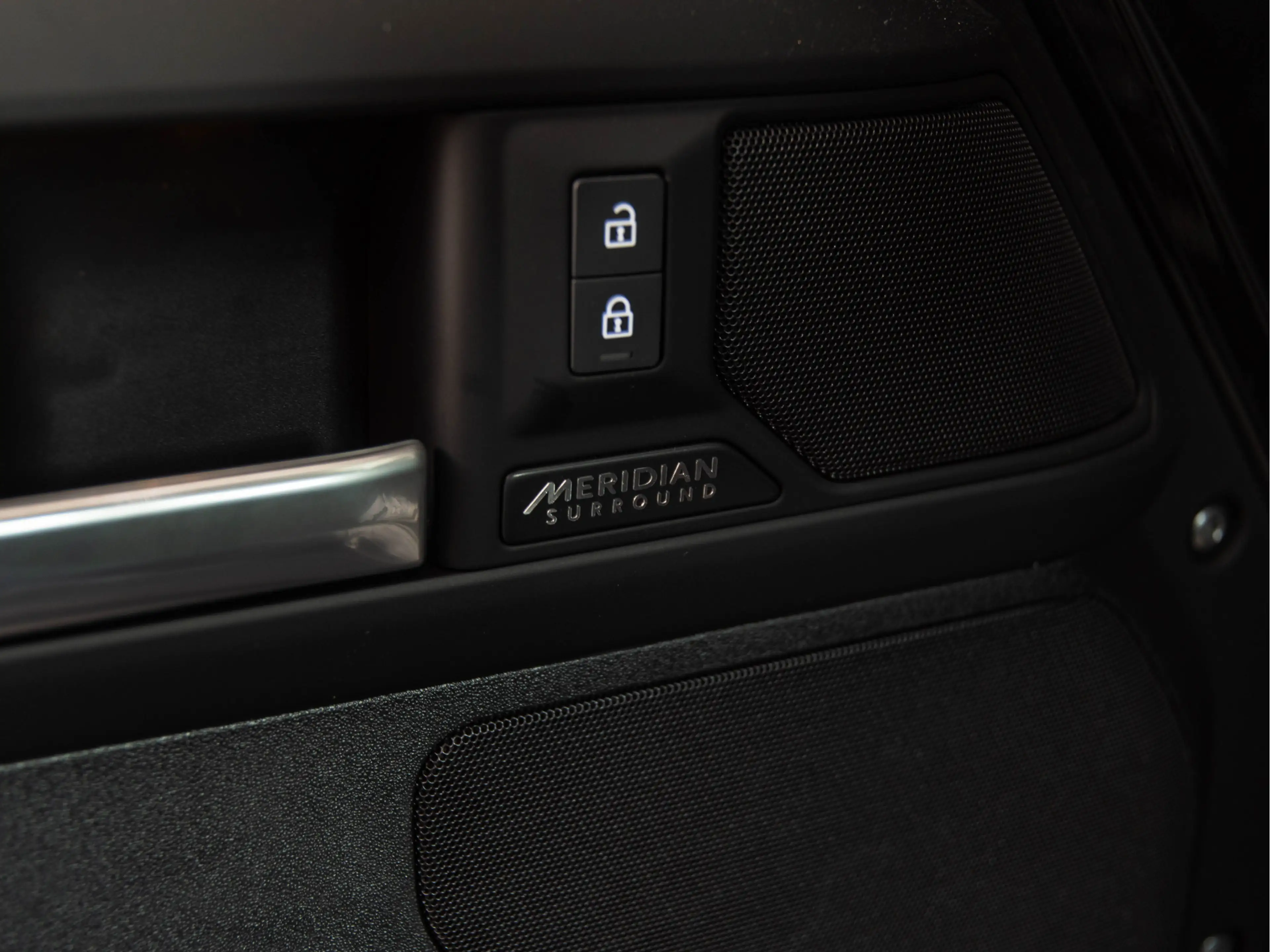 Land Rover Defender 110 5.0 P425 110 X-Dynamic HSE 22" | MERIDIA N SUR — photo 18