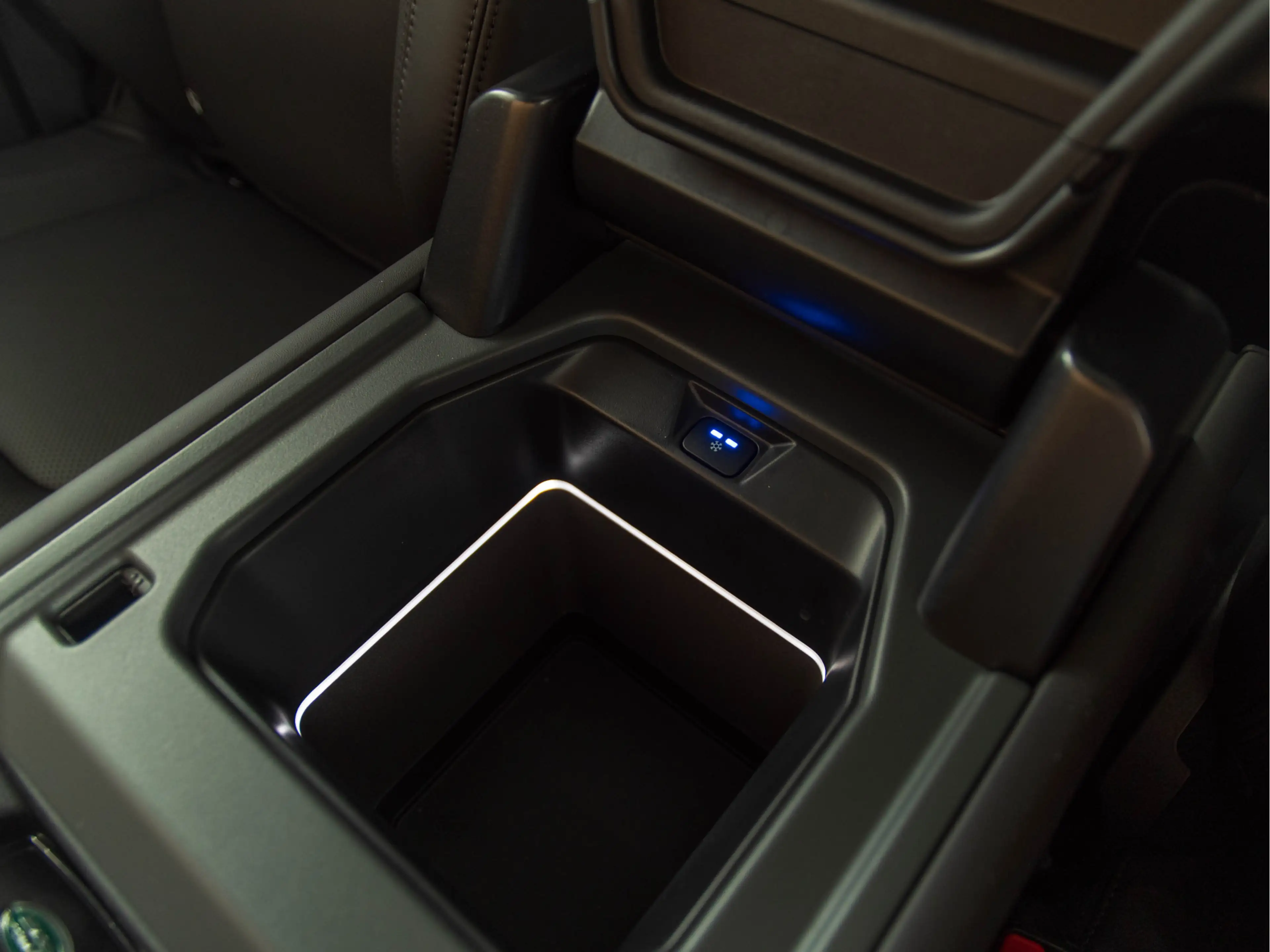 Land Rover Defender 110 5.0 P425 110 X-Dynamic HSE 22" | MERIDIA N SUR — photo 27