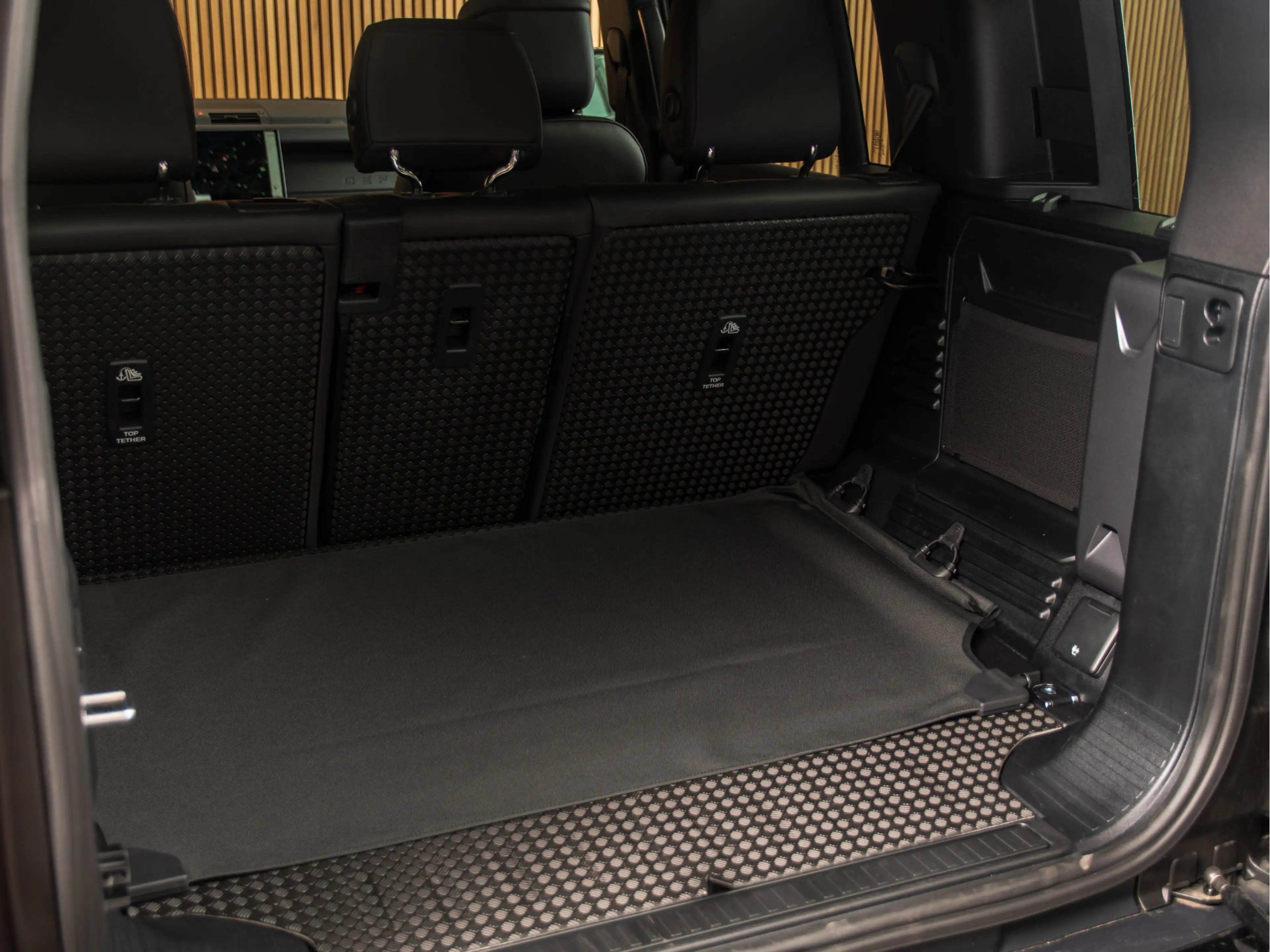 Land Rover Defender 110 5.0 P425 110 X-Dynamic HSE 22" | MERIDIA N SUR — photo 31