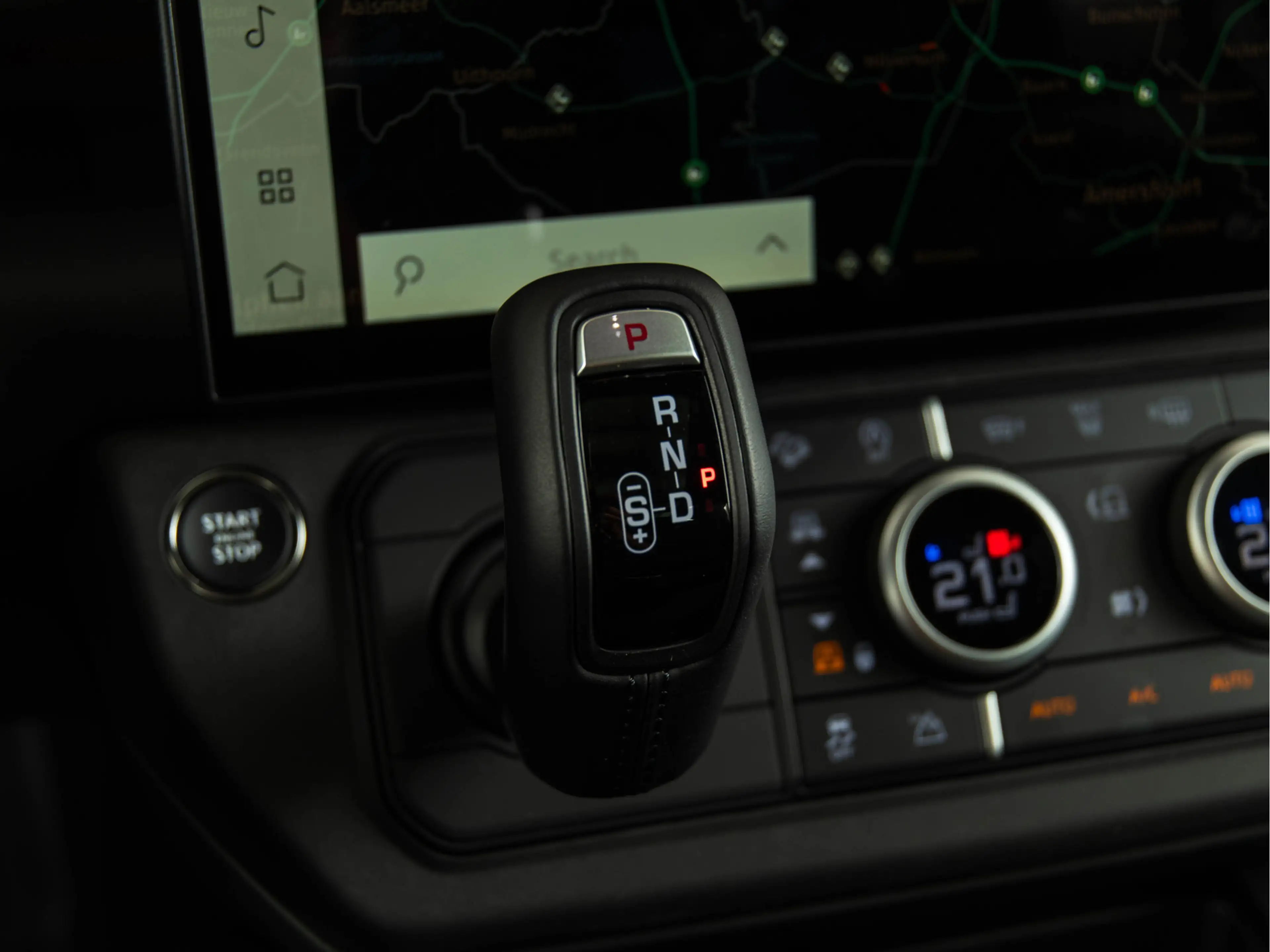 Land Rover Defender 110 5.0 P425 110 X-Dynamic HSE 22" | MERIDIA N SUR — photo 25