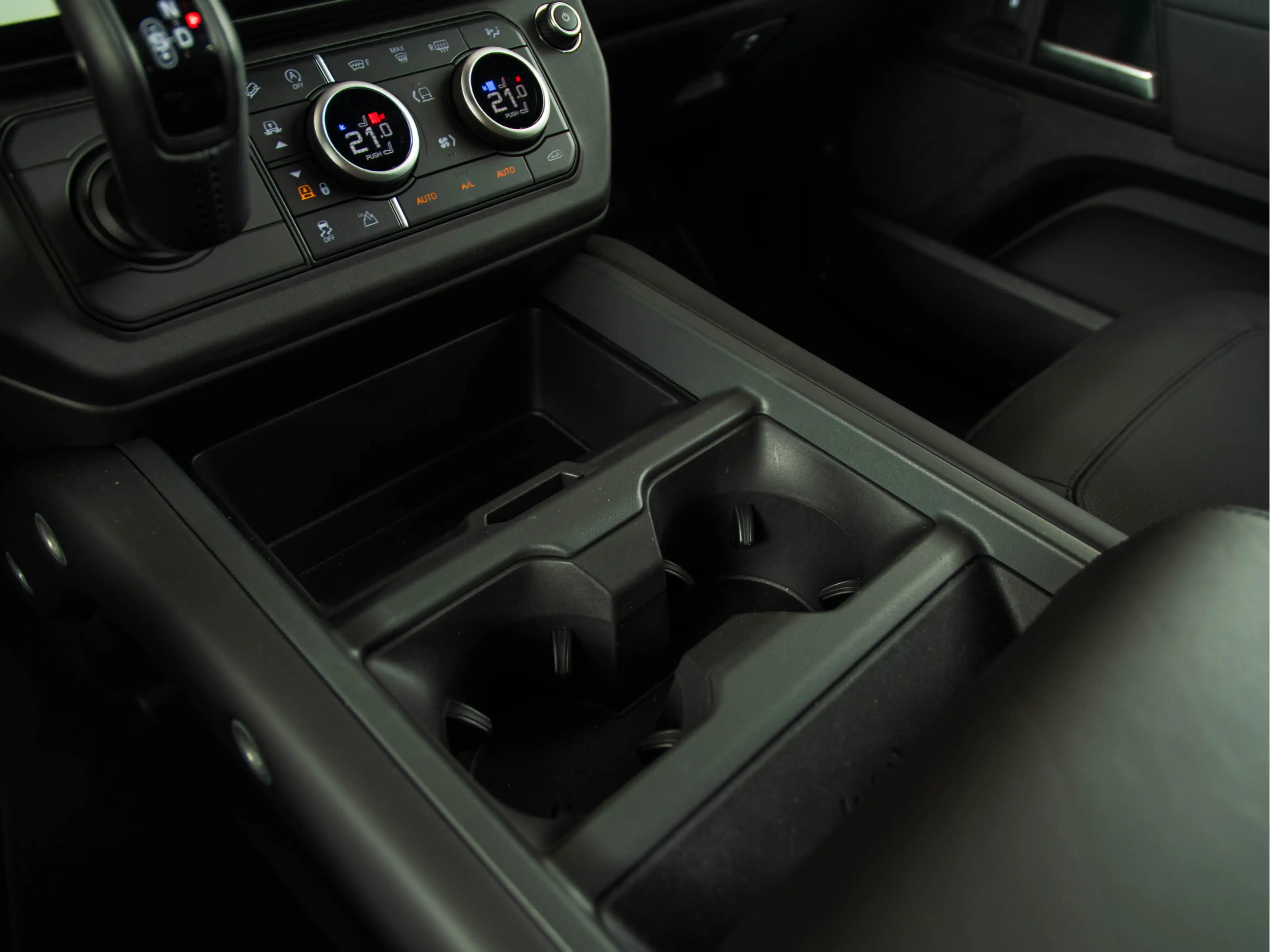 Land Rover Defender 110 5.0 P425 110 X-Dynamic HSE 22" | MERIDIA N SUR — photo 26