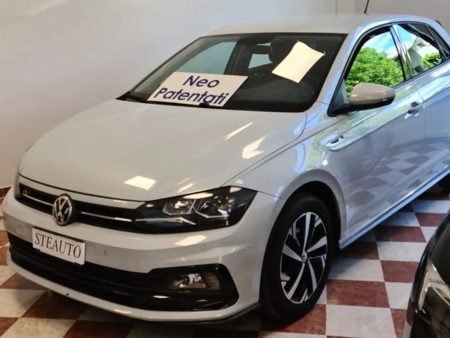 Volkswagen Polo HIGH LINE R-LINE AUTOMATICA NEOPATENTATI Blanc - 1