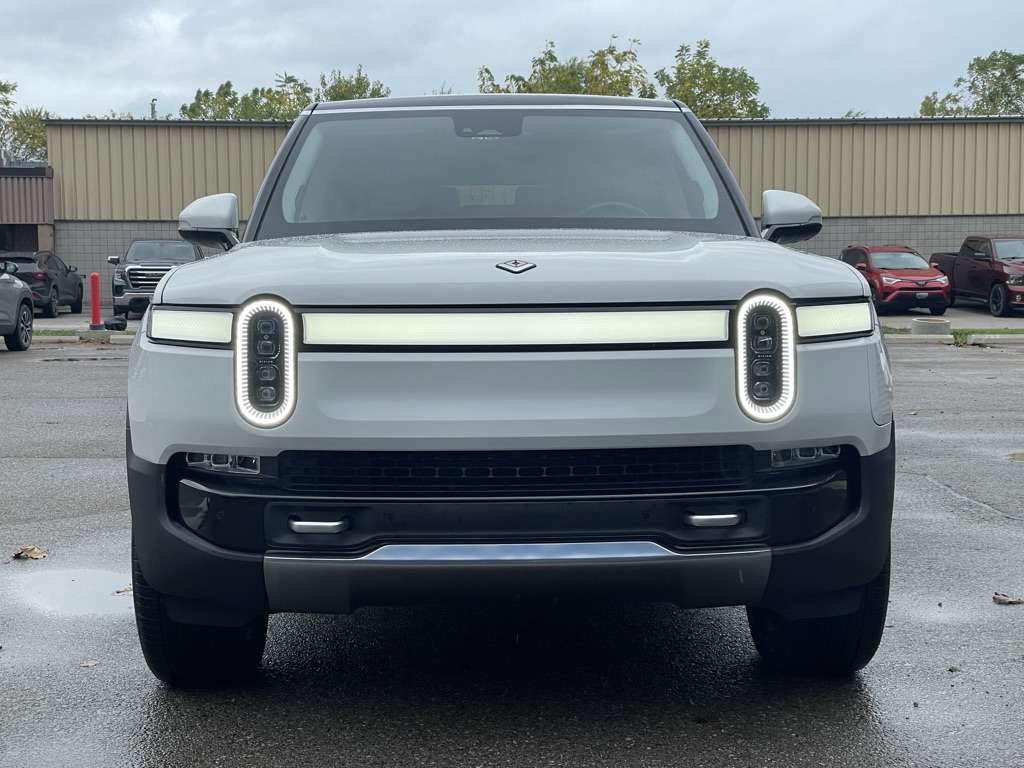 2024 Rivian R1S