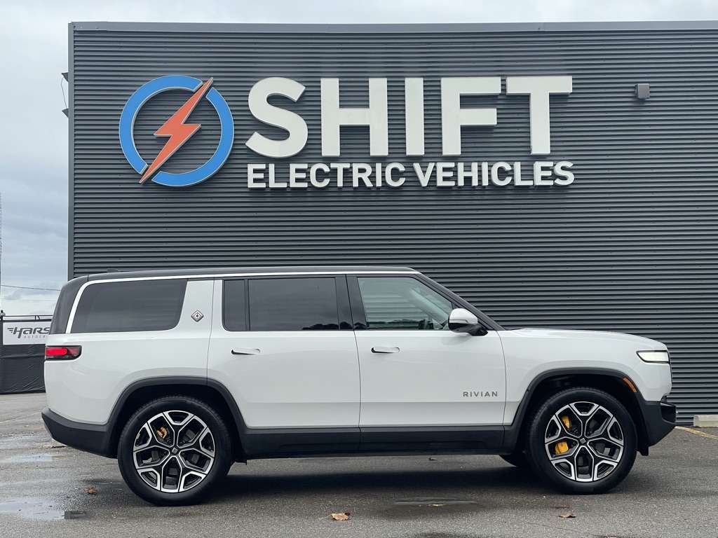 2024 Rivian R1S