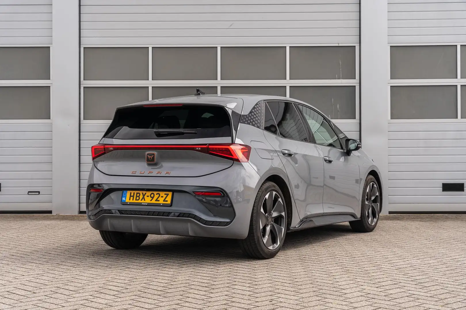 CUPRA Born 230pk Business 63 kWh | Apple Carplay/Android Auto Grijs - 2