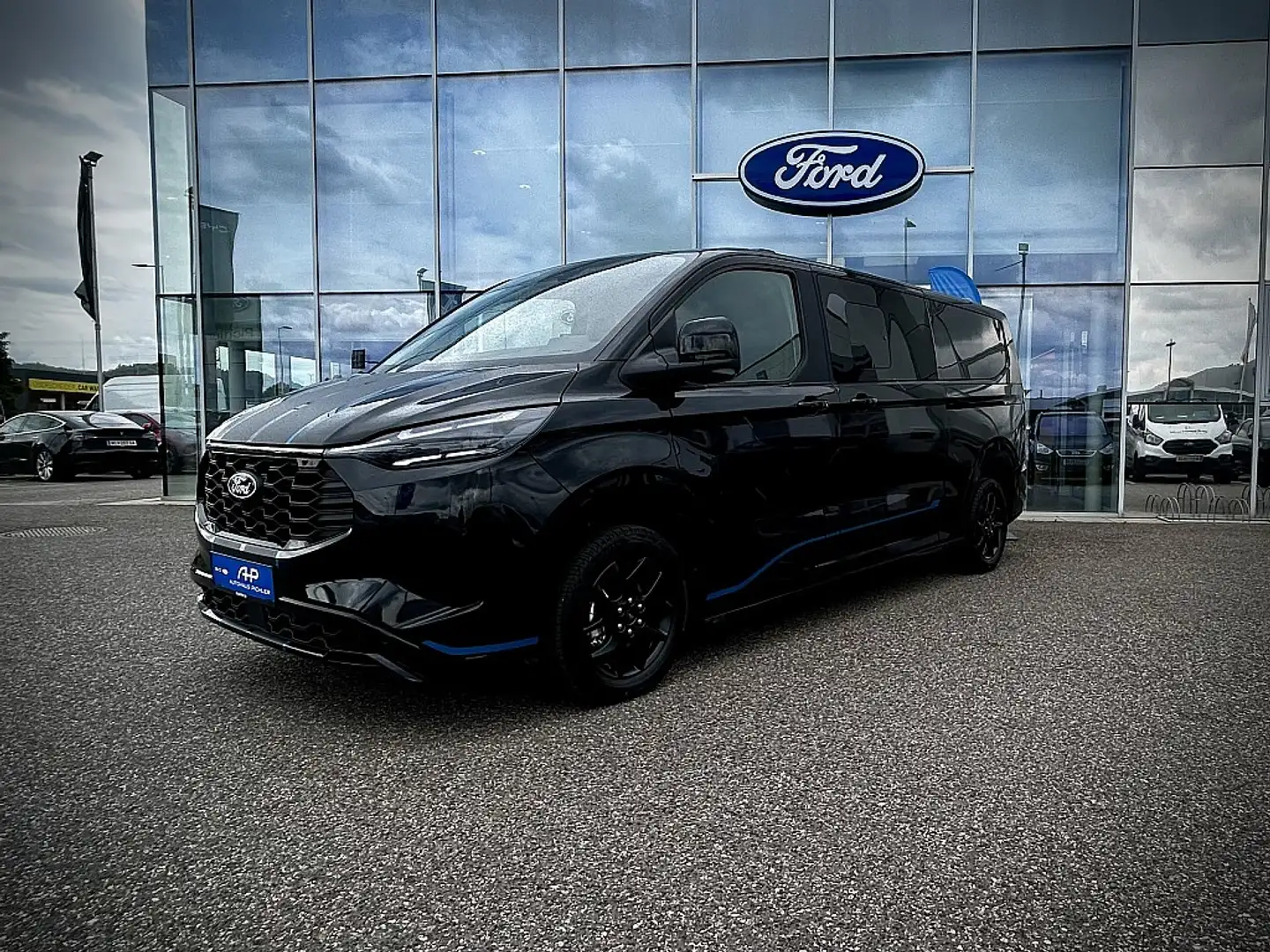 Ford Tourneo Custom Bus 2,5 PHEV 340 L2H1 FWD Sport Aut. WOW Vorfüh... Schwarz - 2