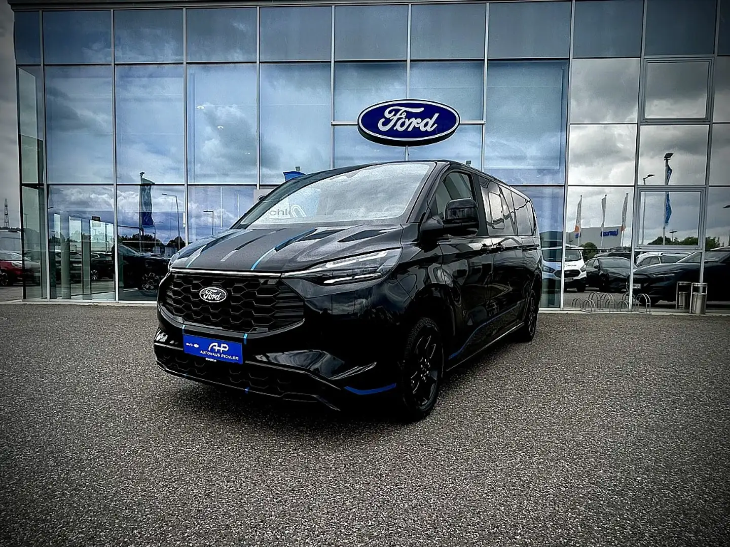 Ford Tourneo Custom Bus 2,5 PHEV 340 L2H1 FWD Sport Aut. WOW Vorfüh... Schwarz - 1