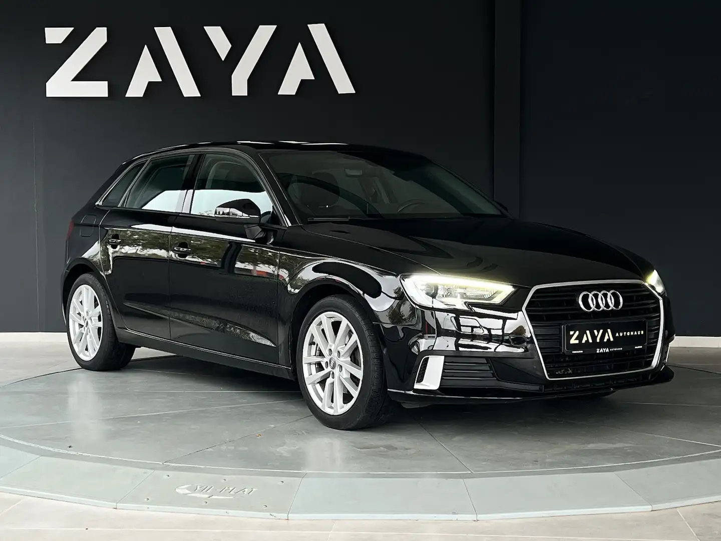 Audi A3 1.0 TFSI Sport*5-TÜRER*NAVI*XENON*PDC* Schwarz - 1