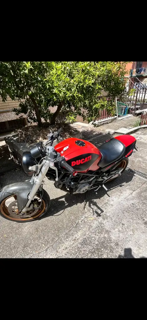 Ducati Monster 600 Czerwony - 1