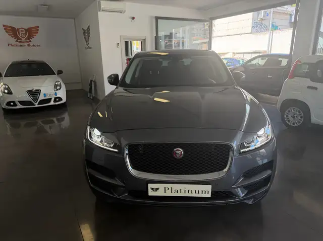 Jaguar F-Pace F-Pace 2015 2.0d Prestige awd 180cv auto