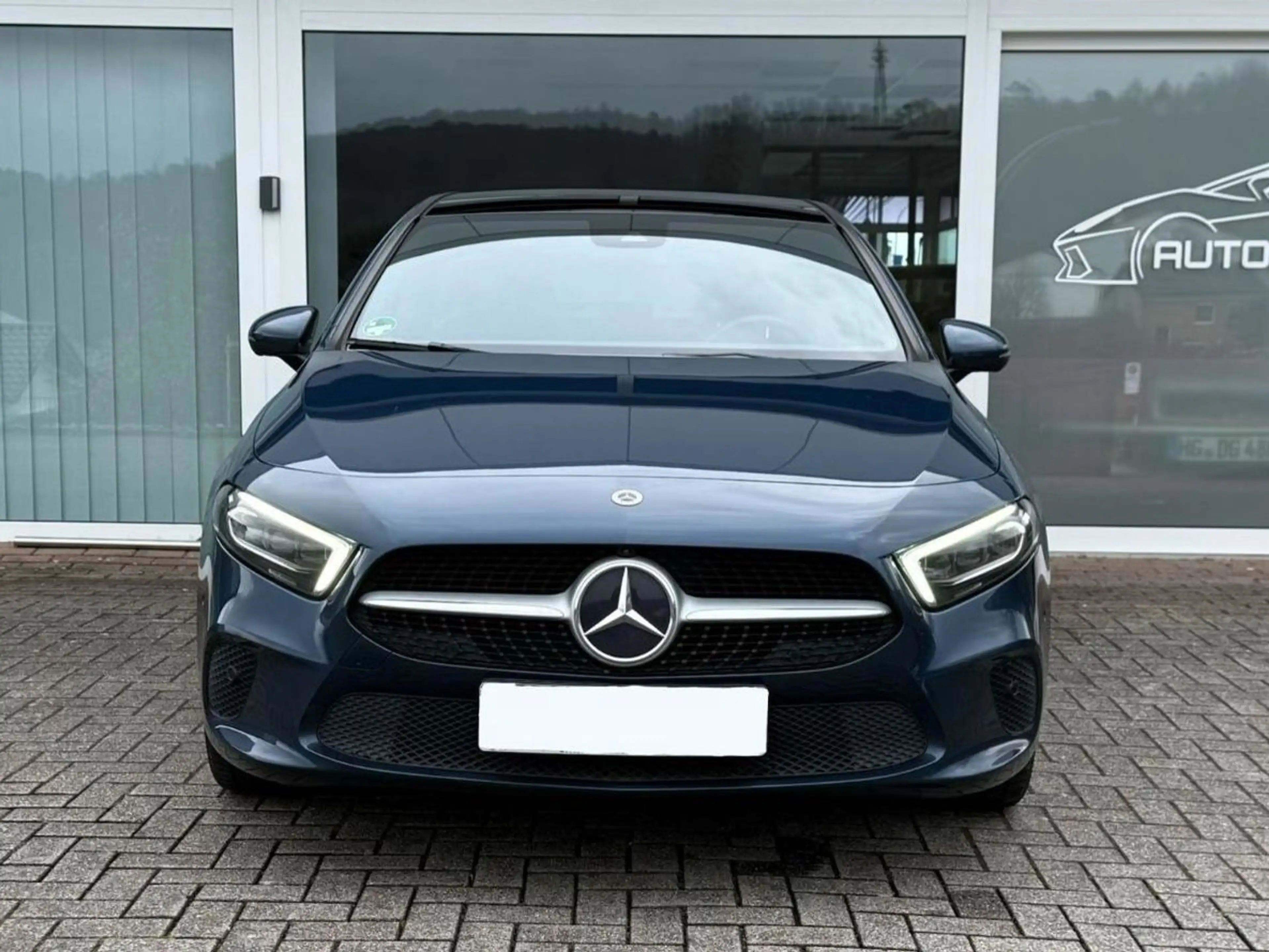 Mercedes-Benz A 220 d PROGRESSIVE AUT. 360° PANO CARPLAY 8-FACH — photo 2
