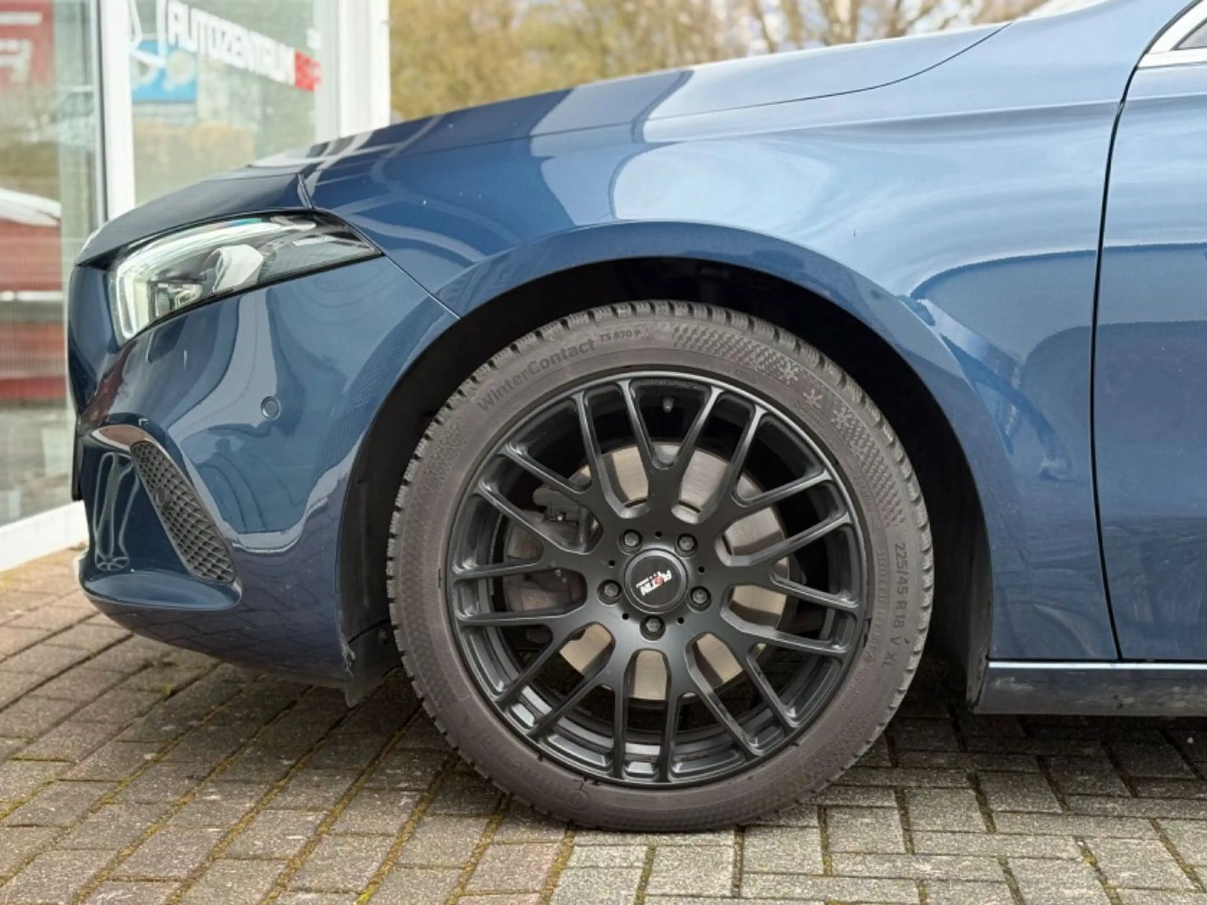Mercedes-Benz A 220 d PROGRESSIVE AUT. 360° PANO CARPLAY 8-FACH — photo 4