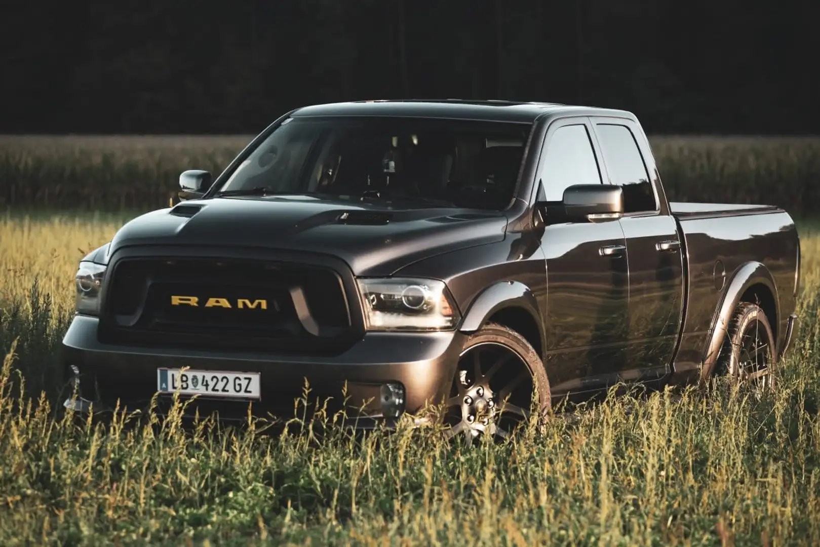 Dodge RAM 1500 5,7 8V Quad Cab Pick Up Spor Blau - 1