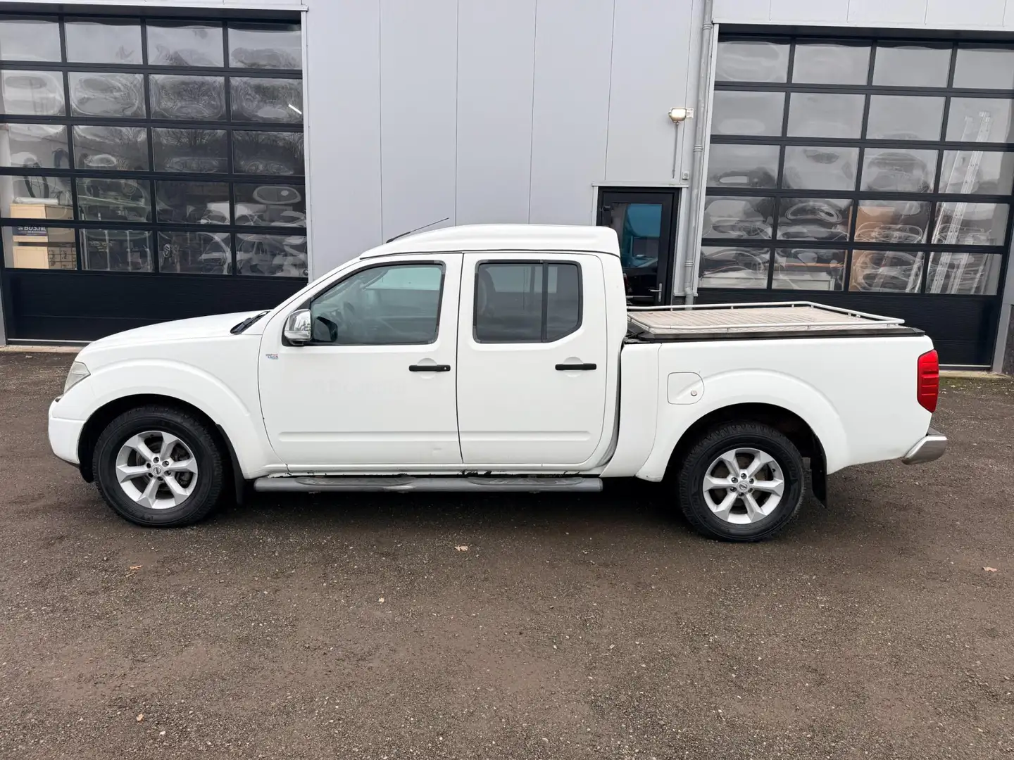 Nissan Navara 2.5 dCi LE Double Cab Automaat Export ! Weiß - 2