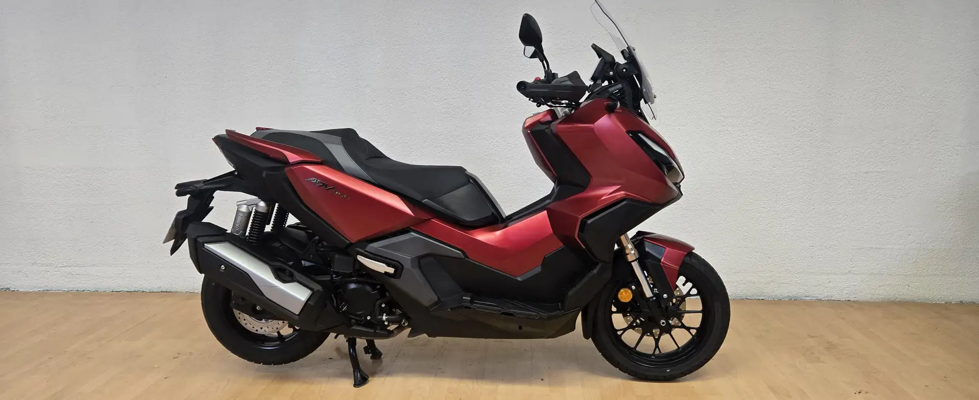 Honda ADV 350 Rouge - 1