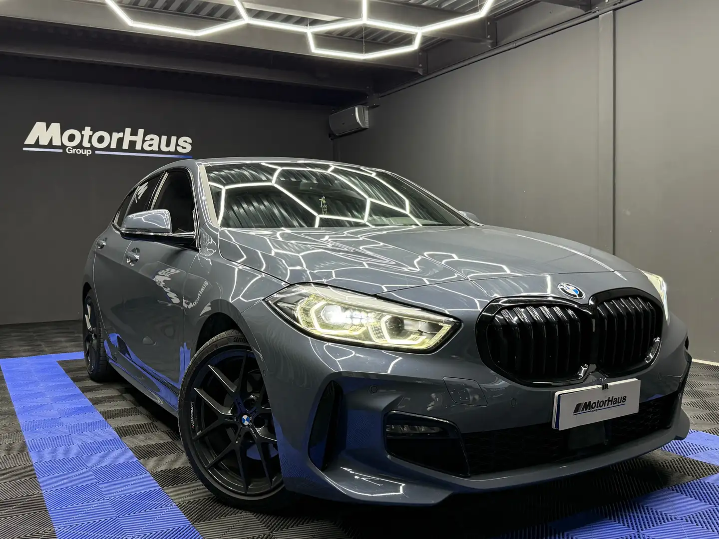 BMW 118 F40 Msport Grijs - 1