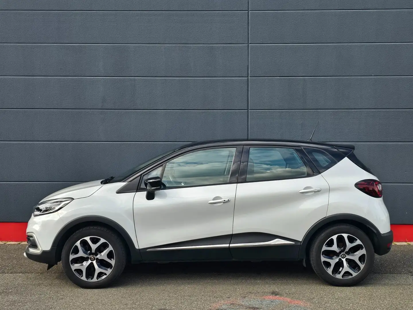 Renault Captur Intens *Kamera*8Fach*Sehr gepflegt Blanco - 2