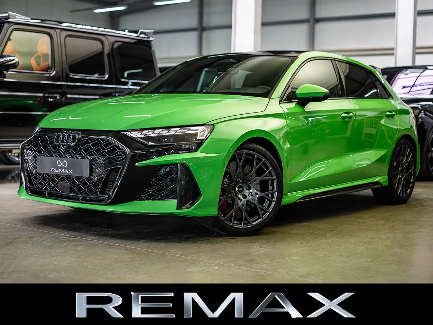 Audi RS3 Sportback quattro/ Sportseats / Full Carbon Grün - 1