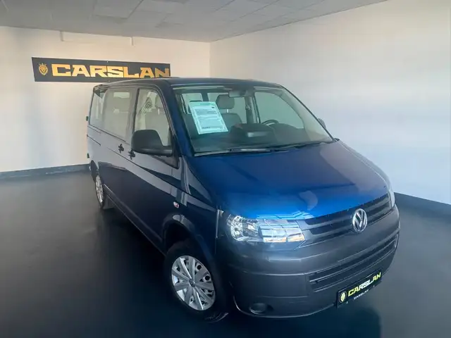 Volkswagen Transporter view 2