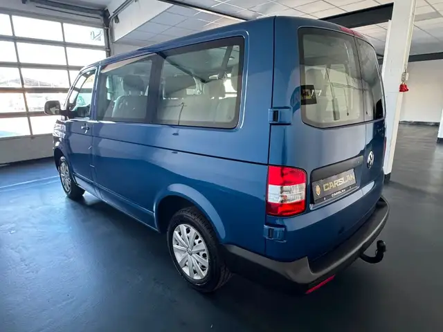 Volkswagen Transporter view 7