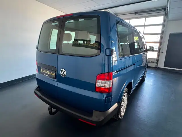 Volkswagen Transporter view 10