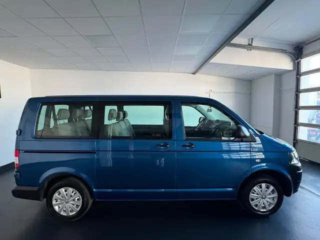 Volkswagen Transporter view 12