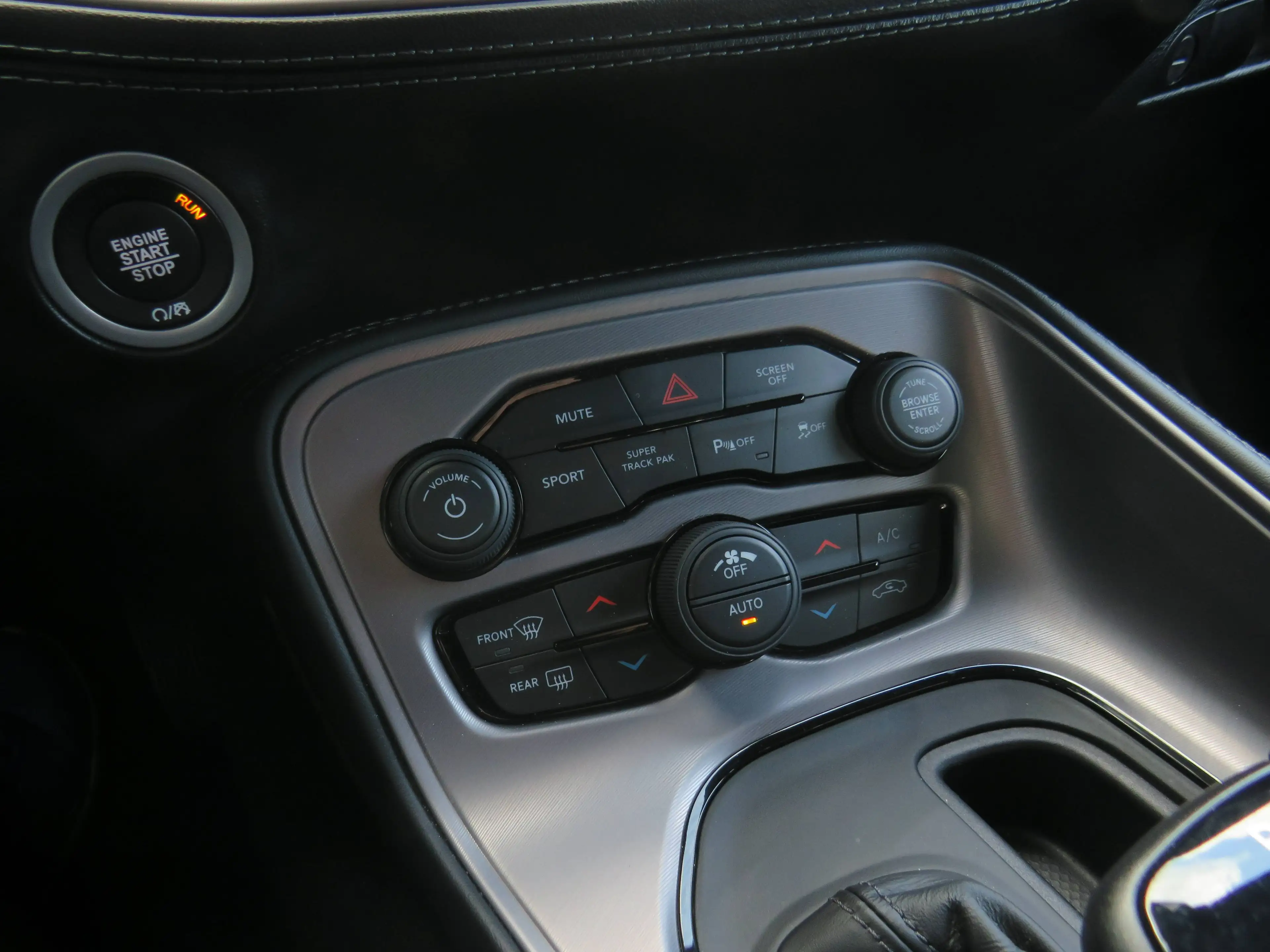 Dodge Challenger Challenger R/T 5,7L-V8 // Unfallfrei, Nur 4.000km — photo 11