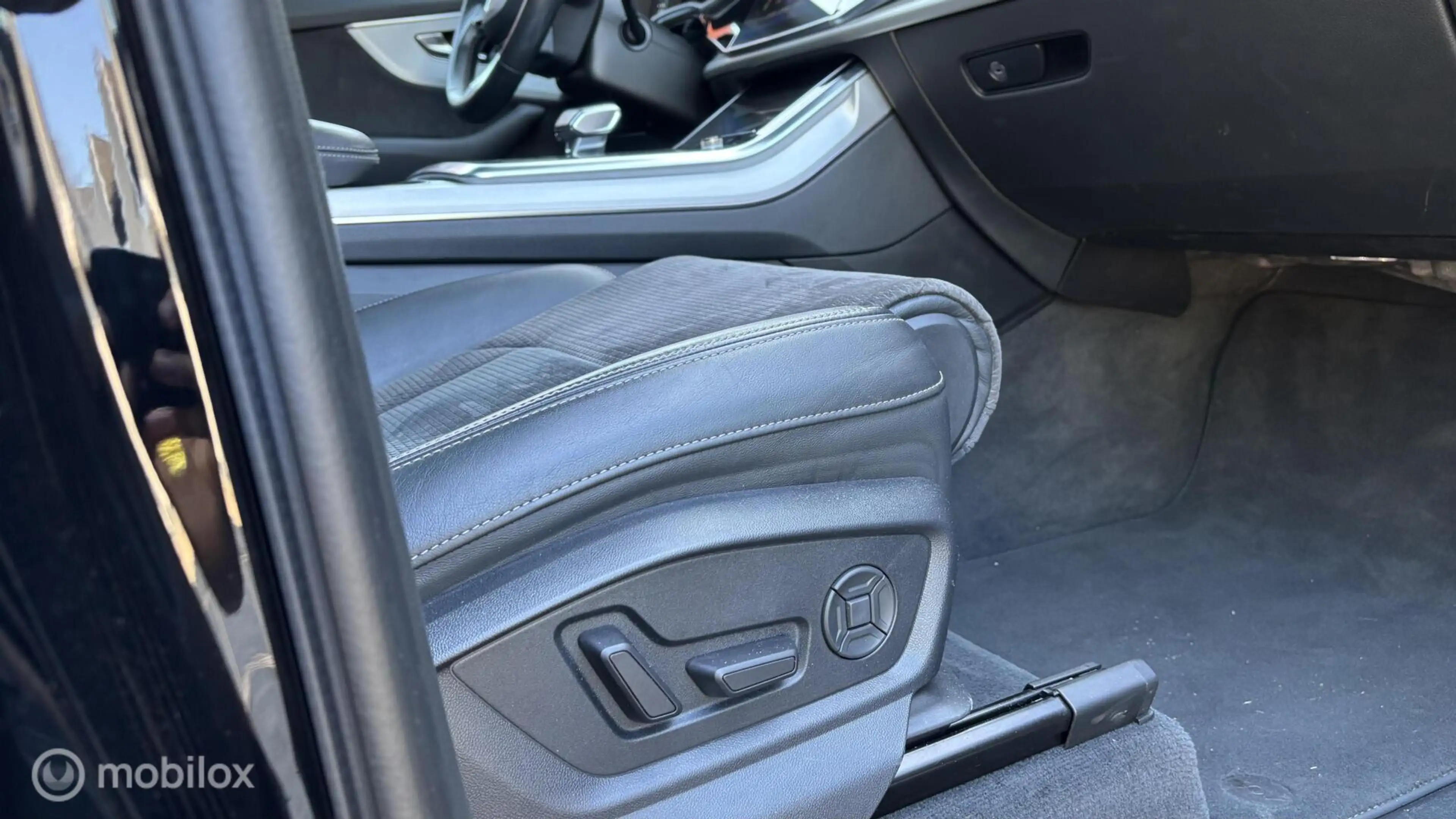 Audi Q7 55 TFSI e quattro S-Line Pano 22inch laser Head Up — photo 13
