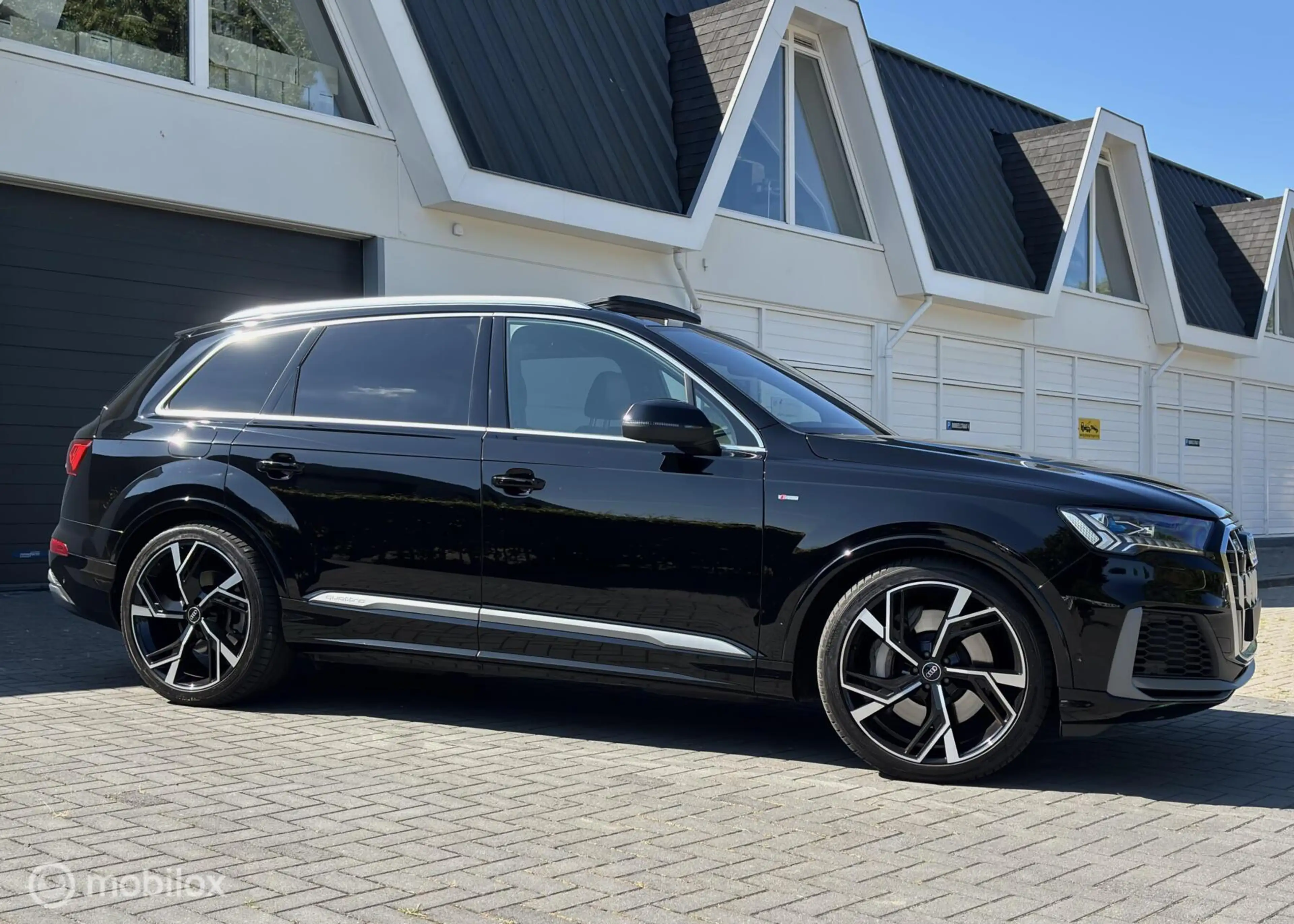 Audi Q7 55 TFSI e quattro S-Line Pano 22inch laser Head Up — photo 3