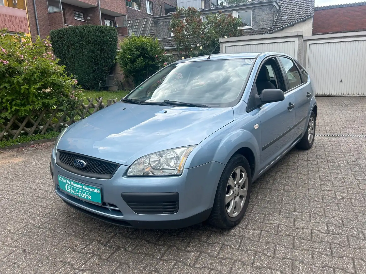 Ford Focus Lim. Trend, 5-Türen, Klima Blauw - 1