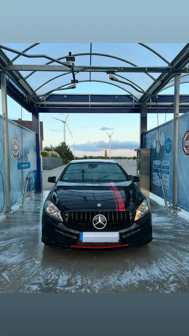 Mercedes-Benz A 250 AMG Optik Negru - 1