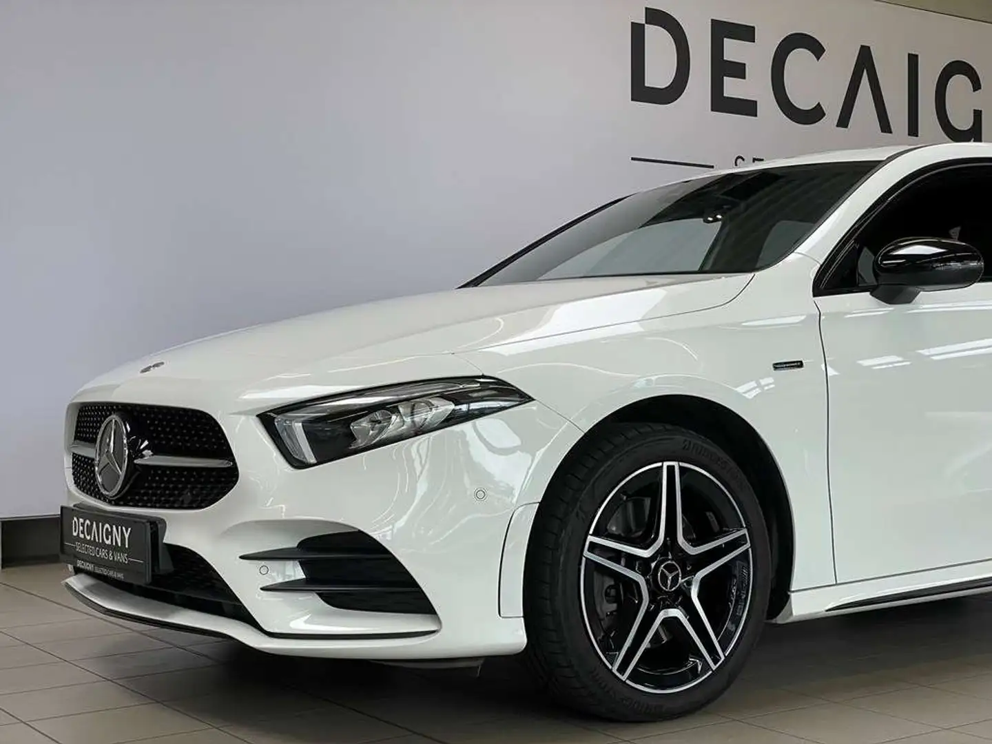 Mercedes-Benz A 250 e 1.3 AMG-Line *Camera*App Connect*Navigatie Blanc - 2