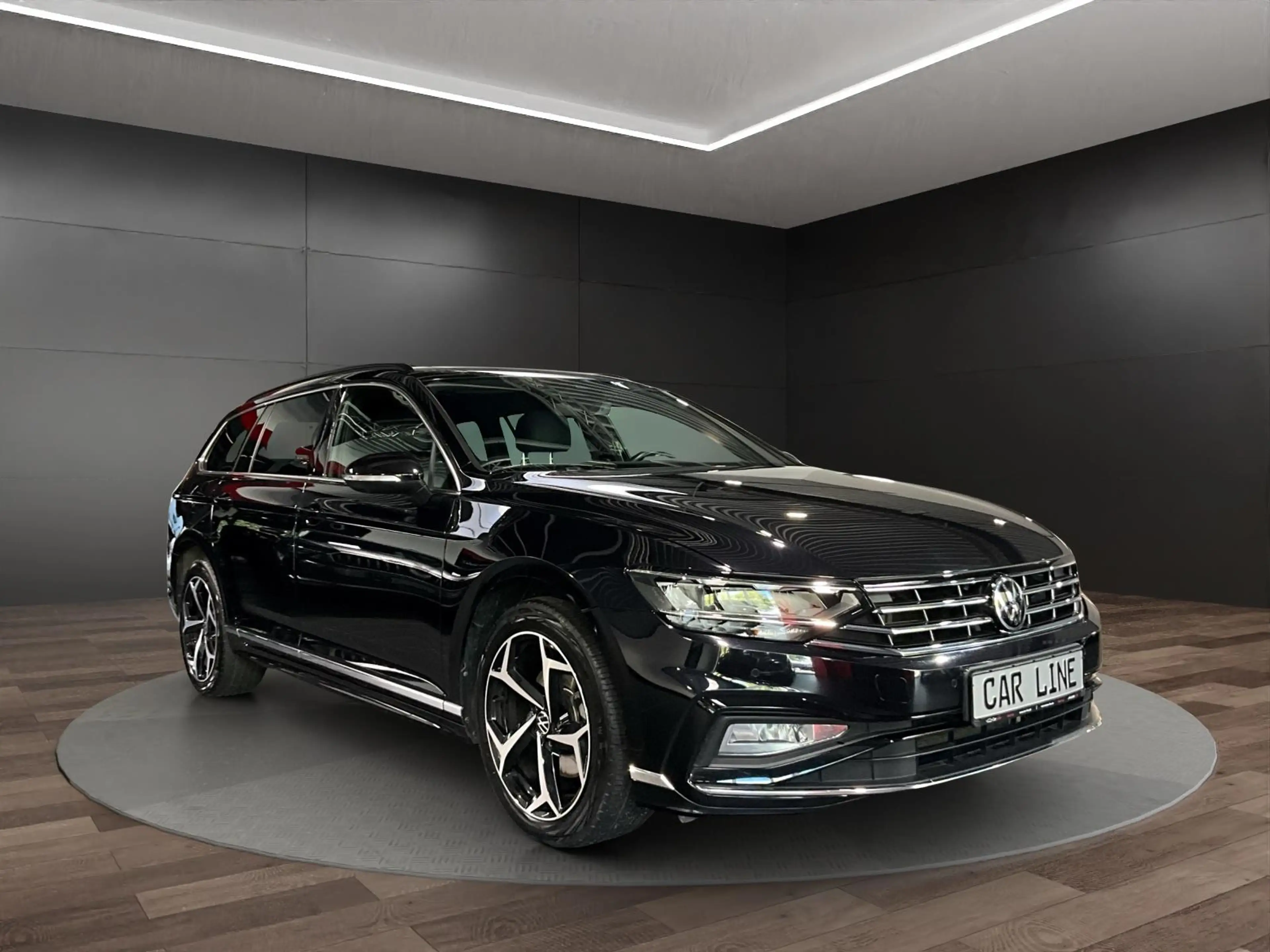 Volkswagen Passat Variant Passat Vari. Business 4M R-Line 2.0 TDI*LED*AHK* — photo 2