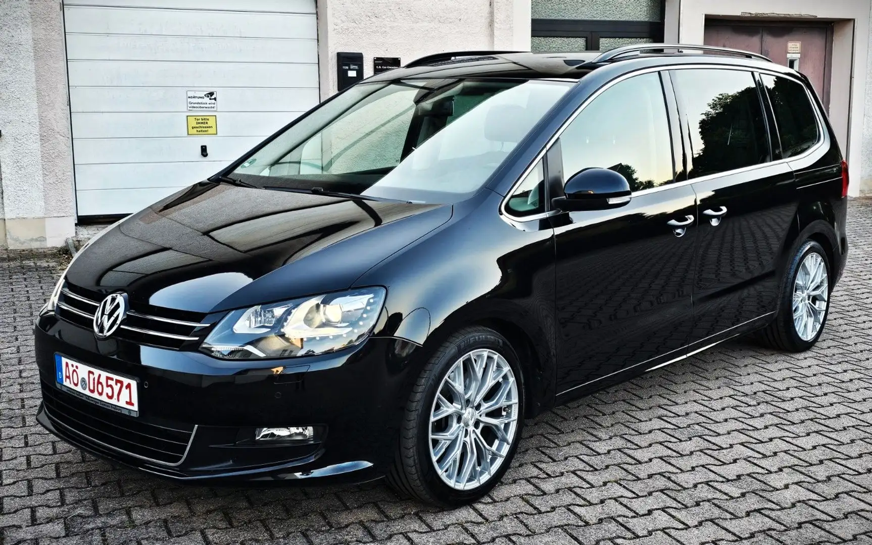 Volkswagen Sharan 2.0 TDI DSG STANDH. KAM LED AHK Comfortl. Schwarz - 1